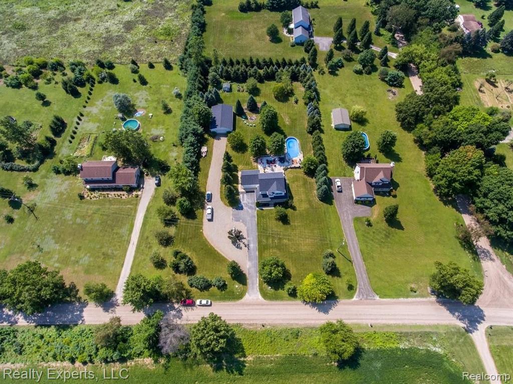 12836 Roepke Road Gregory, MI 48137 - Photo 3 of 37
