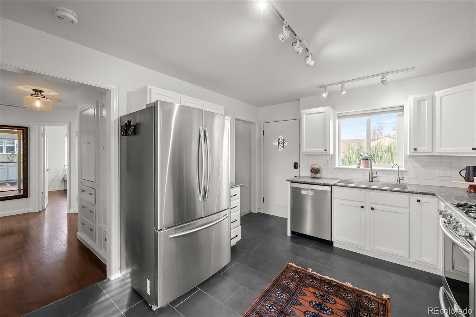 2842 Glencoe Street Denver, CO 80207 - Photo 15 of 37