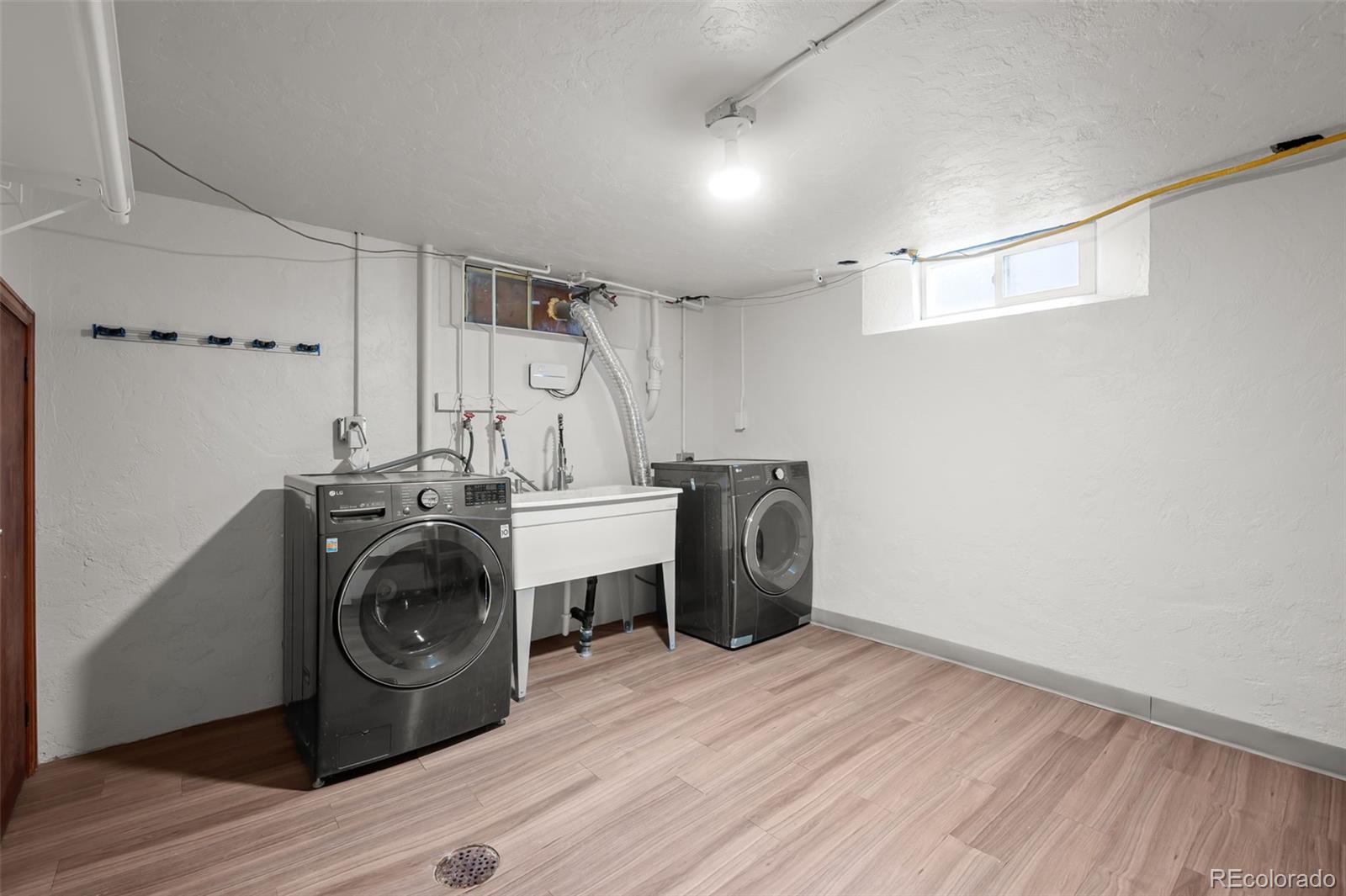 2842 Glencoe Street Denver, CO 80207 - Photo 29 of 37