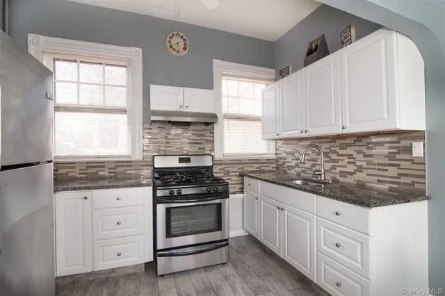 $949,000 | 262 North Fulton Avenue, Fleetwood, NY 10552