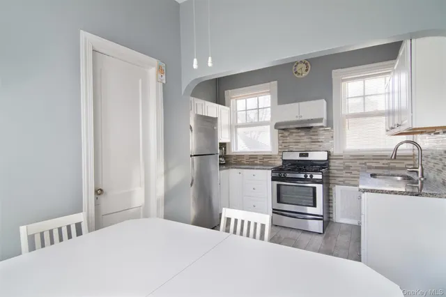 $949,000 | 262 North Fulton Avenue, Fleetwood, NY 10552