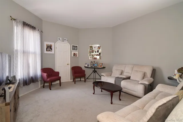 $949,000 | 262 North Fulton Avenue, Fleetwood, NY 10552