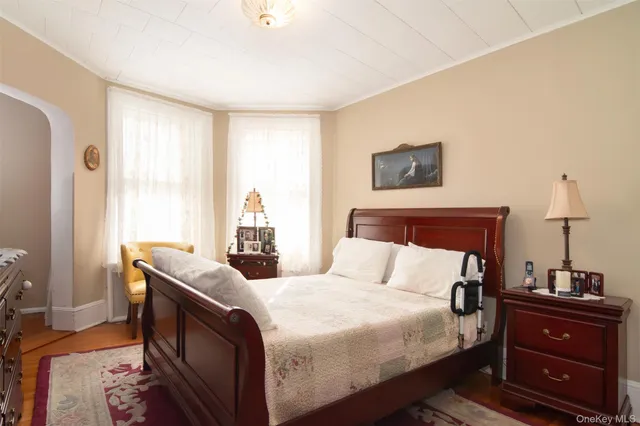 $949,000 | 262 North Fulton Avenue, Fleetwood, NY 10552