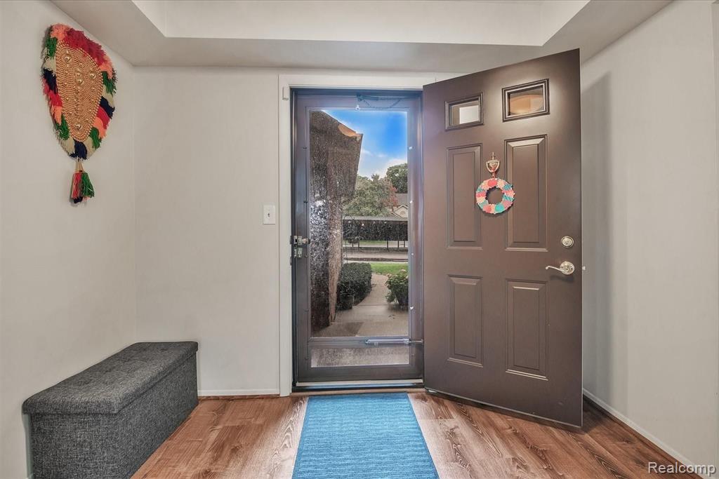 36944 Ridgedale Court, Unit 77 Farmington Hills, MI 48331 - Photo 5 of 38