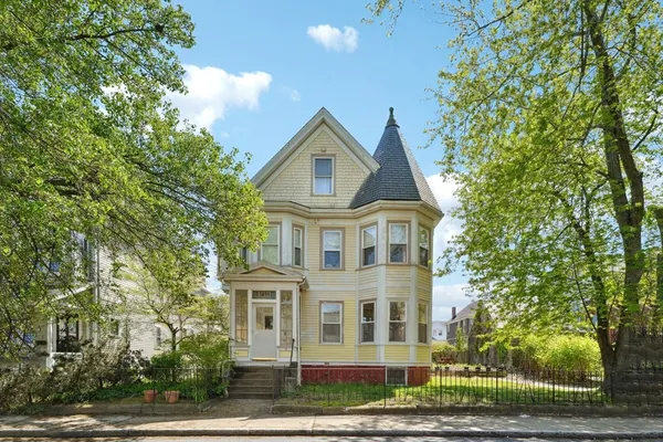 $799,900 | 9 Kidder Avenue, Unit 2, Somerville, MA 02144