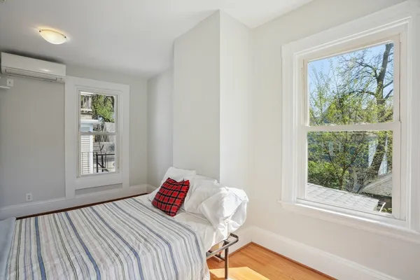 $799,900 | 9 Kidder Avenue, Unit 2, Somerville, MA 02144