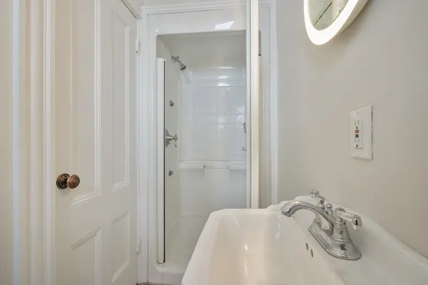 $799,900 | 9 Kidder Avenue, Unit 2, Somerville, MA 02144