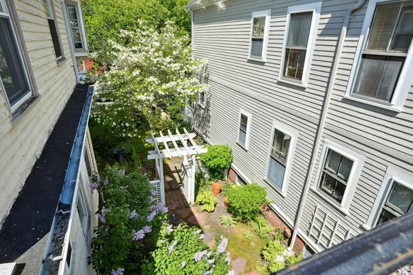 $799,900 | 9 Kidder Avenue, Unit 2, Somerville, MA 02144
