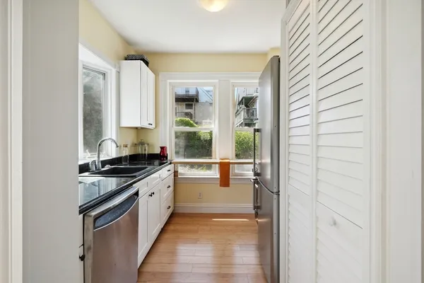 $799,900 | 9 Kidder Avenue, Unit 2, Somerville, MA 02144