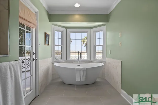 $1,895,000 | 11 North Marsh Road, Savannah, GA 31410