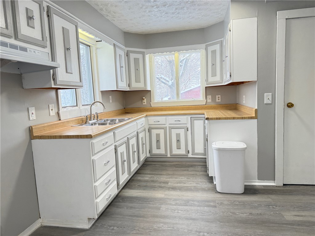 61 Cliffmor Street Rochester, NY 14609 - Photo 13 of 27 Kitchen