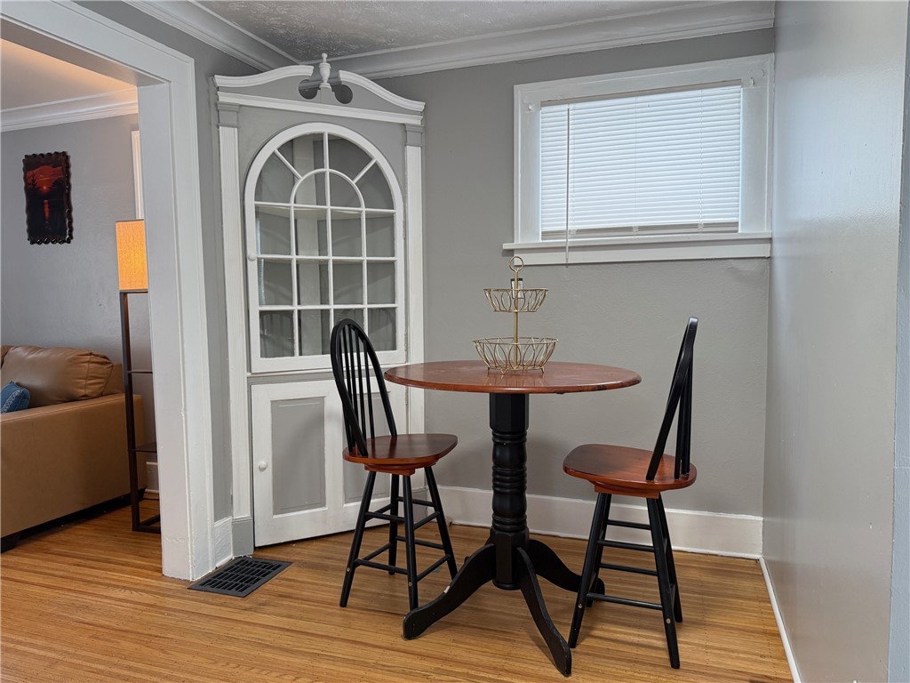 61 Cliffmor Street Rochester, NY 14609 - Photo 9 of 27 Dining area