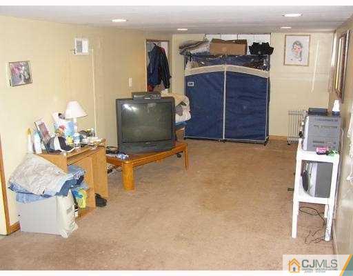 71 Foyer Street Edison, NJ 08817 - Photo 7 of 10 Gallery Image 7