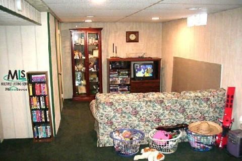 225 West Lafayette Street Romeo, MI 48065 - Photo 3 of 9 575029-2.JPG