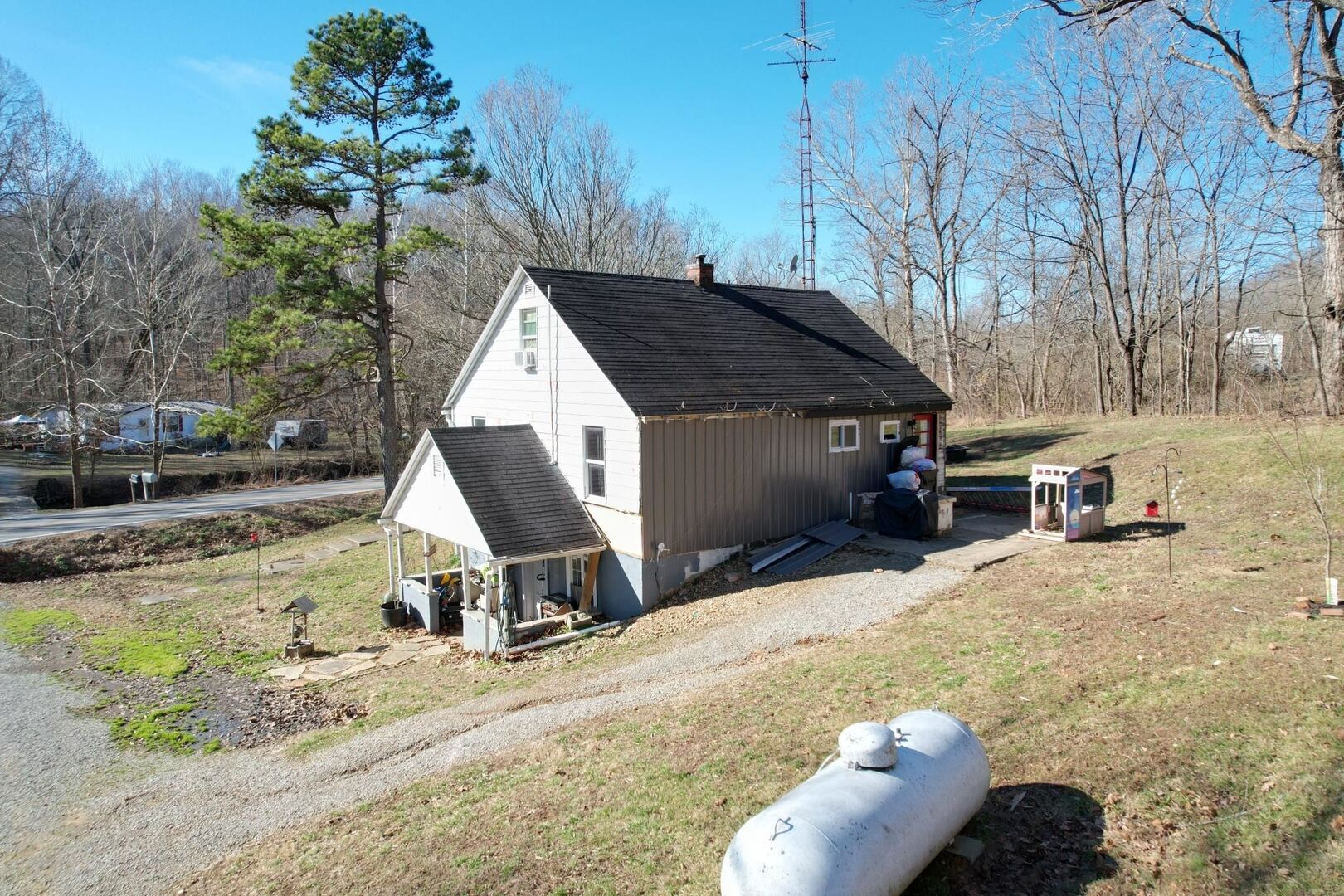 342 Bassett Road Elizabethtown, IL 62931 - Photo 4 of 62