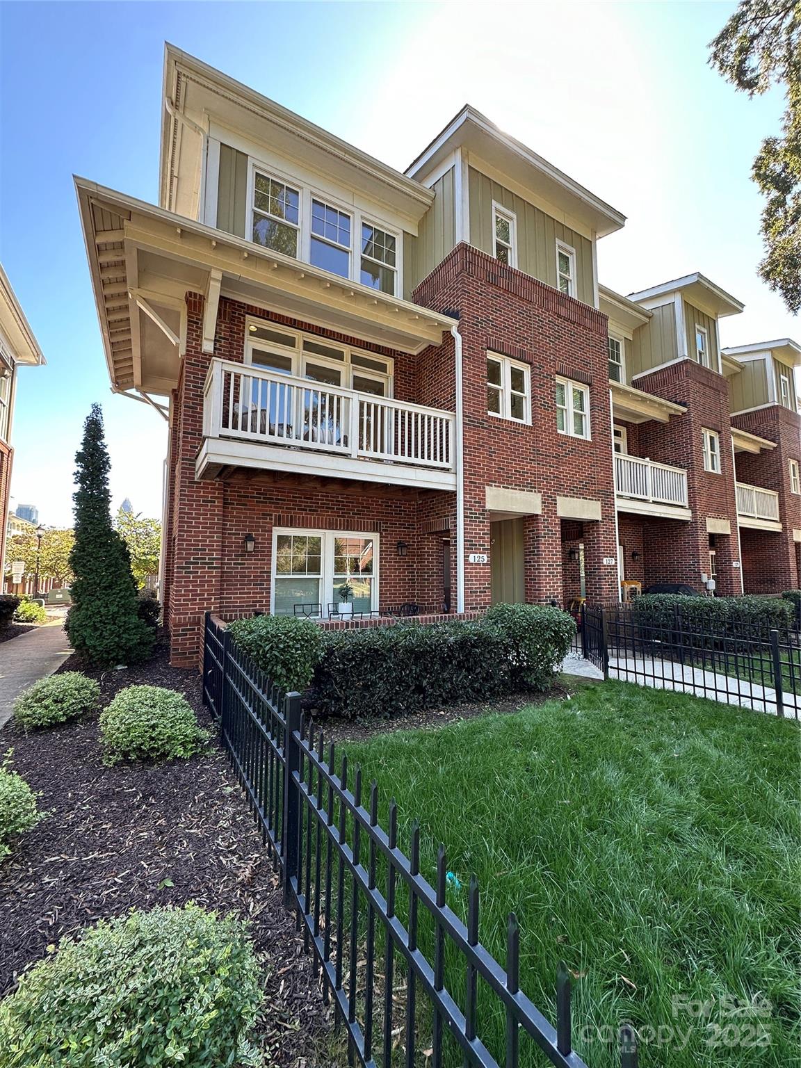 125 Grandin Road Charlotte, NC 28208 - Photo 3 of 43 Gallery Image 3