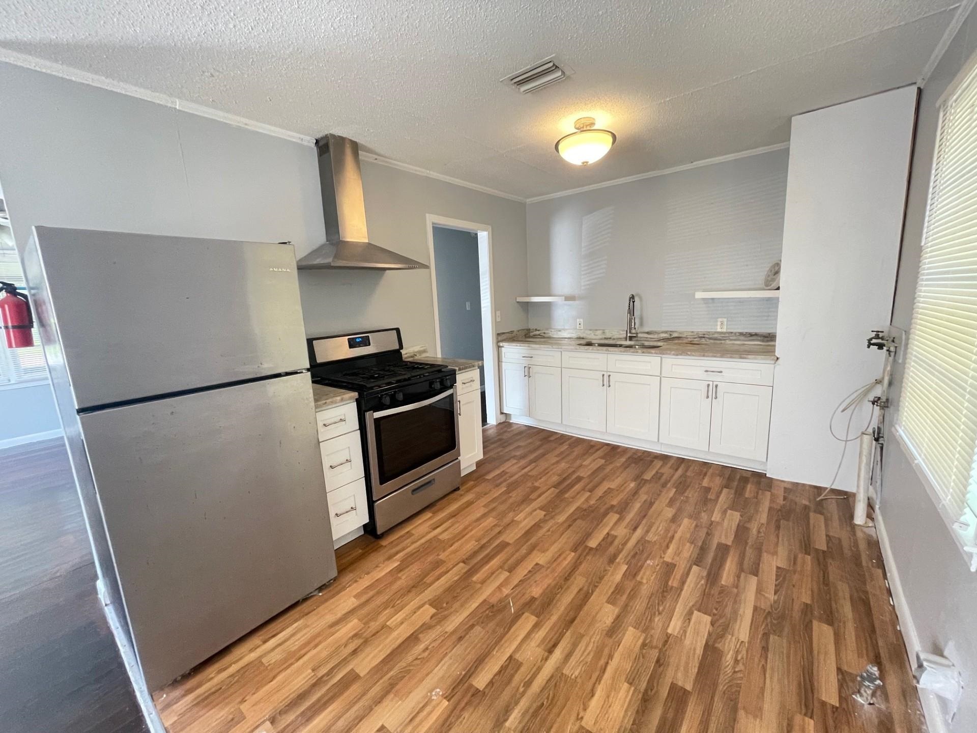 7329 Twin Beech Road Fairhope, AL 36532 - Photo 4 of 16 Kitchen