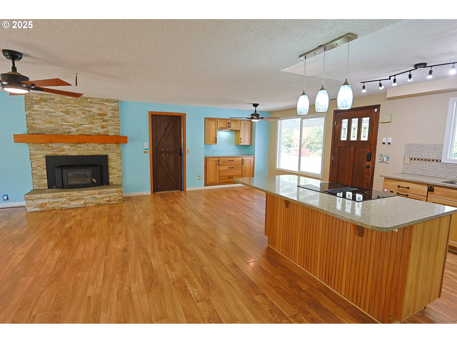60031 Fairview Road Coquille, OR 97423 - Photo 8 of 48 Living Room/Dining Room