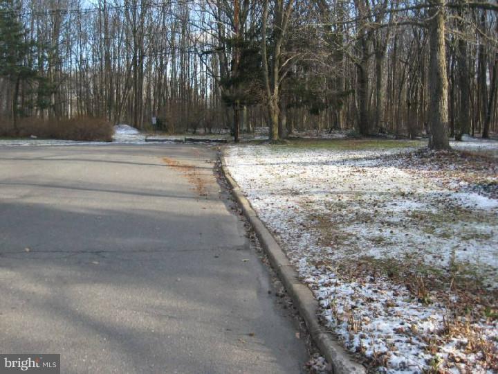 68 Brooktree Road East Windsor, NJ 08520 - Photo 8 of 12 Exterior Side