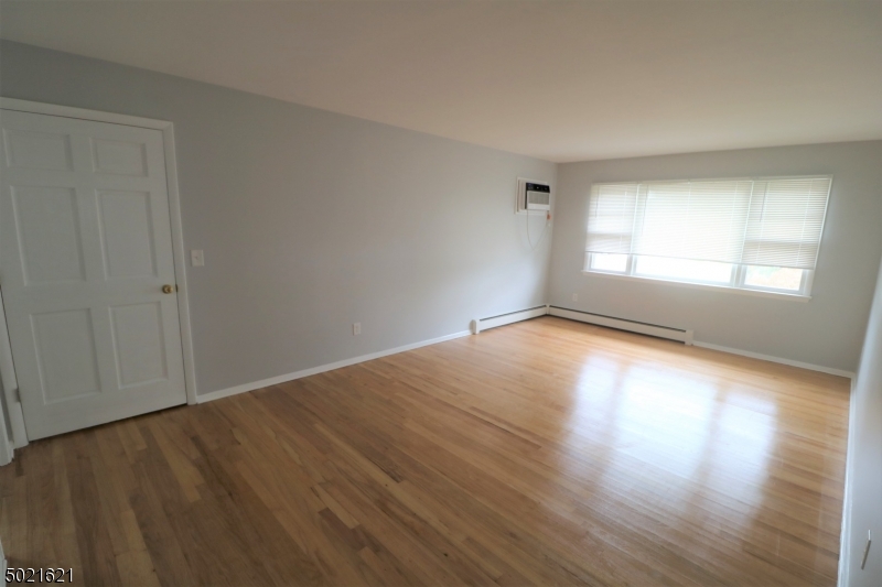 50 Parson Road Clifton, NJ 07012 - Photo 4 of 17