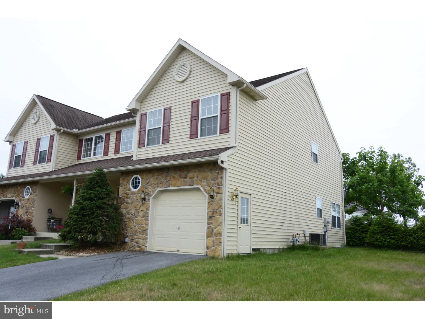 43 Michigan Drive Sinking Spring, PA 19608 - Photo 2 of 25