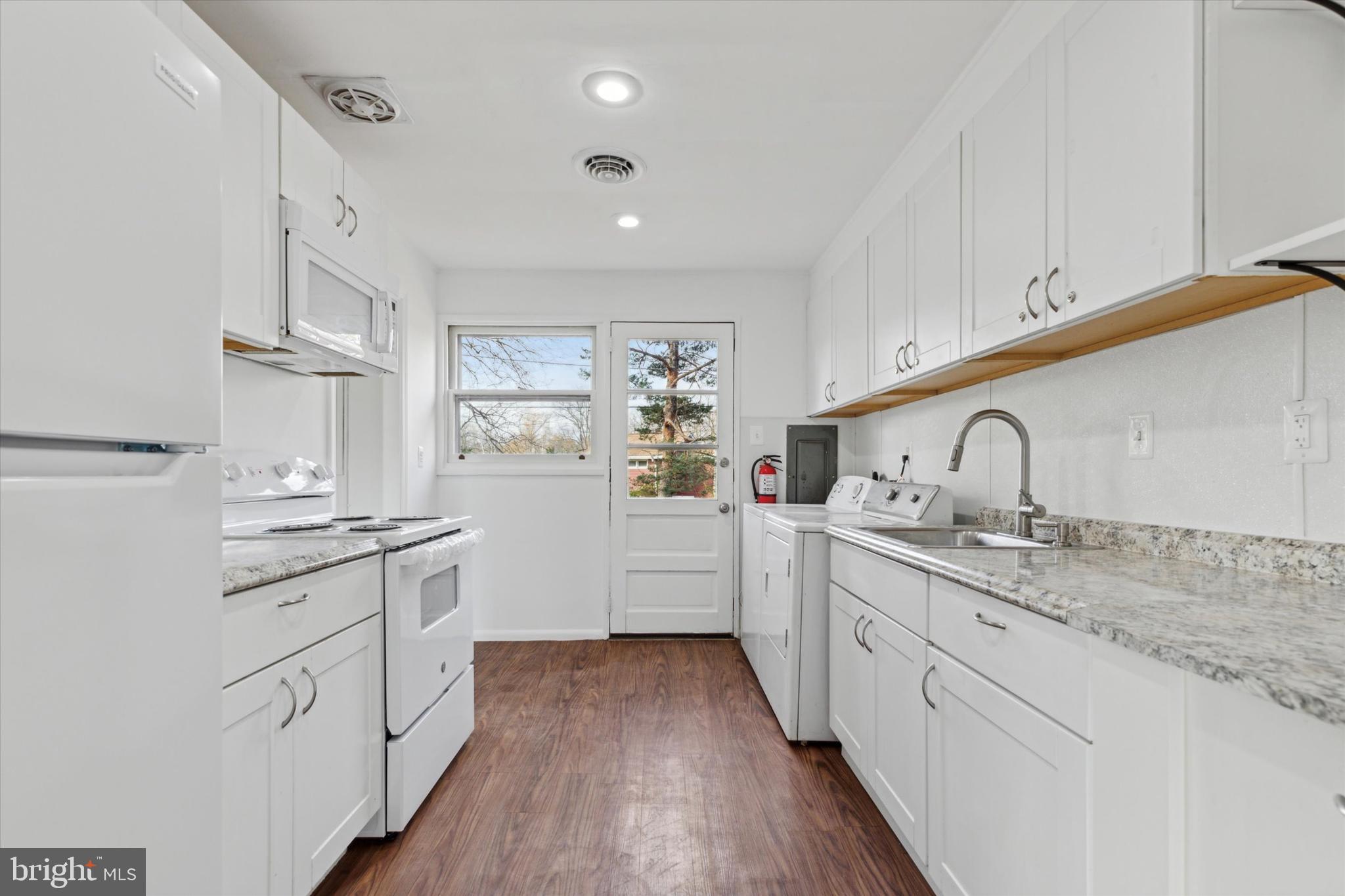 254 Bryans Road Norristown, PA 19401 - Photo 5 of 25 Gallery Image 5