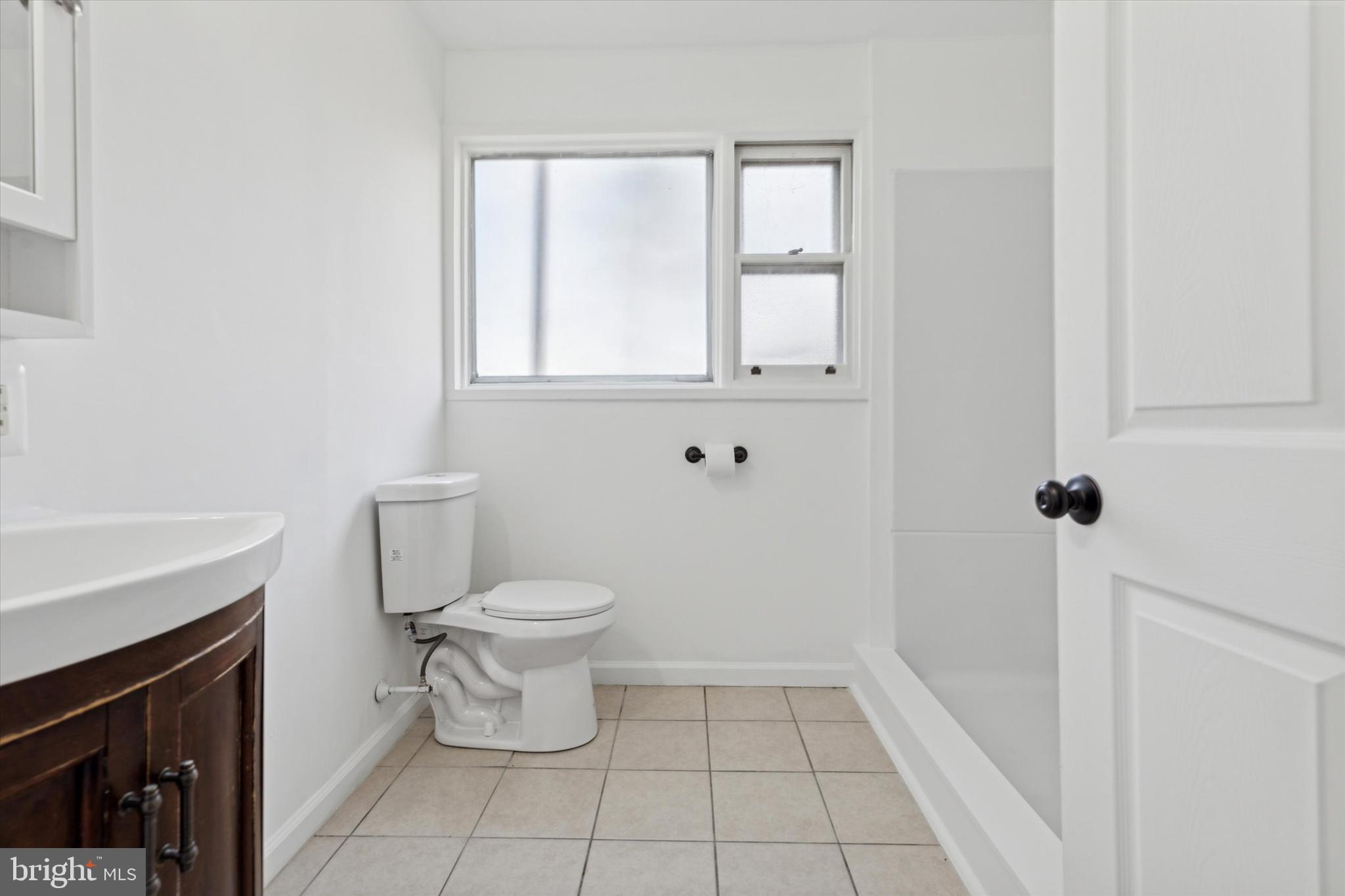 254 Bryans Road Norristown, PA 19401 - Photo 8 of 25 Gallery Image 8