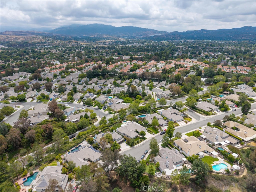 26072 Charing Cross Road Valencia, CA 91355 - Photo 103 of 105