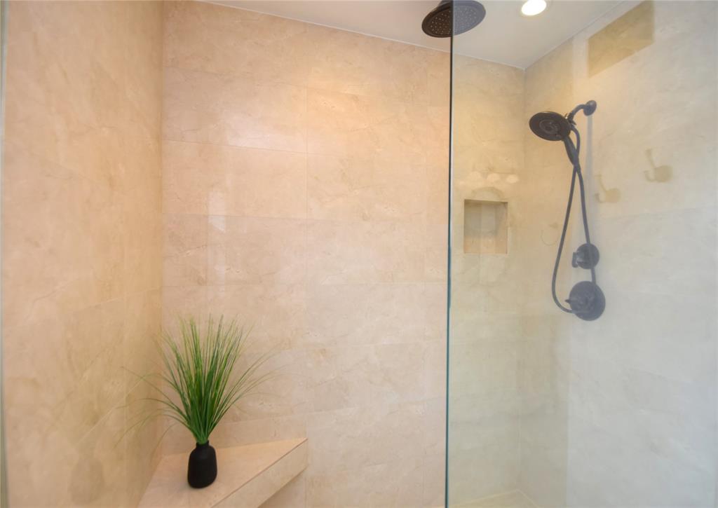 4801 Grapevine Way, Unit 4801 Davie, FL 33331 - Photo 26 of 38 a bathroom with a shower