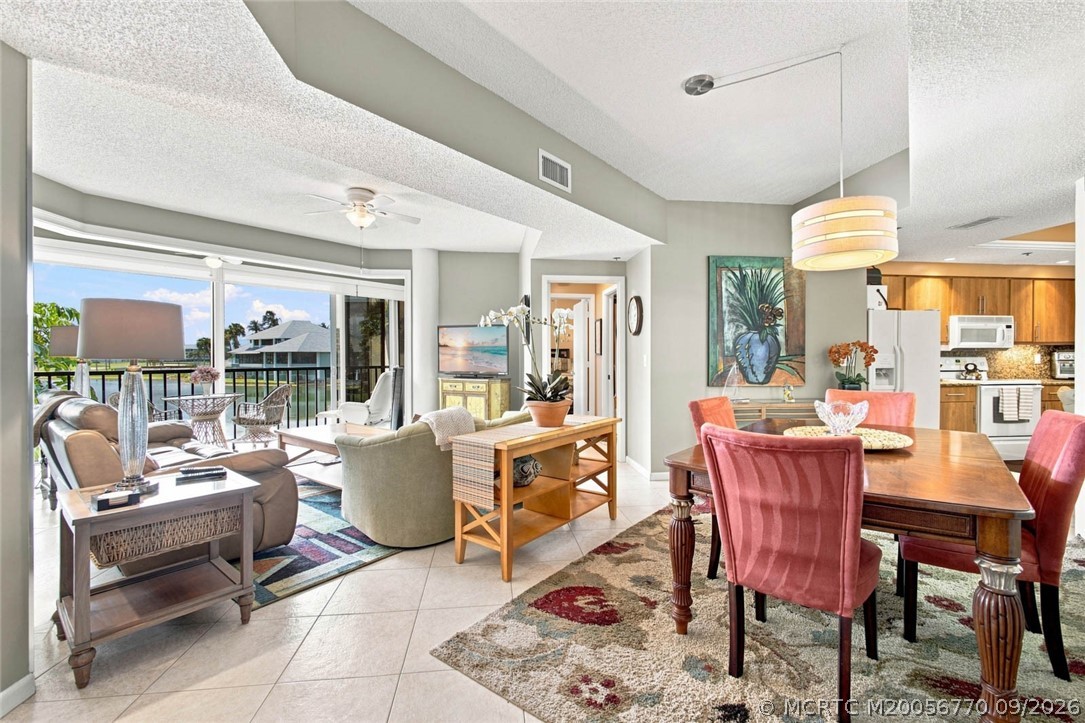 221 Northeast Plantation Road, Unit 207 Stuart, FL 34996 - Photo 17 of 46 Gallery Image 17