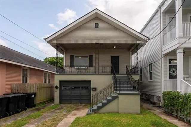 $1,650 | 5624 1/2 Annunciation Street, New Orleans, LA 70115