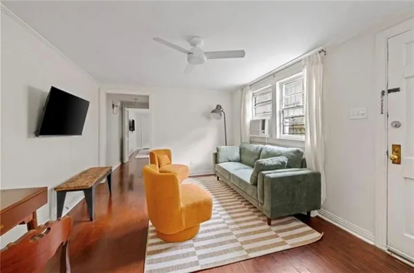 $1,650 | 5624 1/2 Annunciation Street, New Orleans, LA 70115