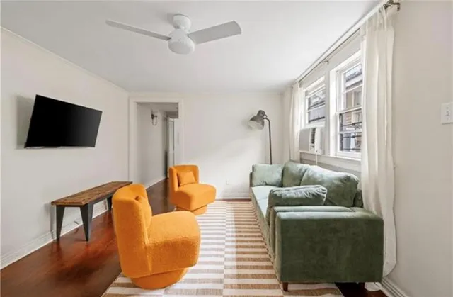 $1,650 | 5624 1/2 Annunciation Street, New Orleans, LA 70115