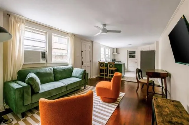 $1,650 | 5624 1/2 Annunciation Street, New Orleans, LA 70115