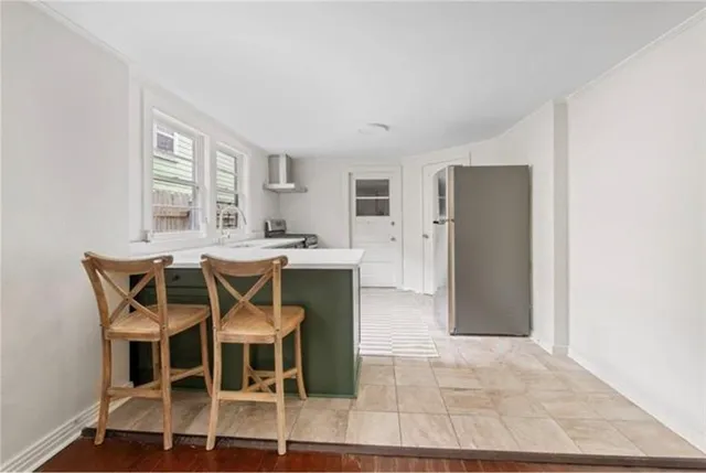 $1,650 | 5624 1/2 Annunciation Street, New Orleans, LA 70115