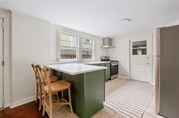 $1,650 | 5624 1/2 Annunciation Street, New Orleans, LA 70115