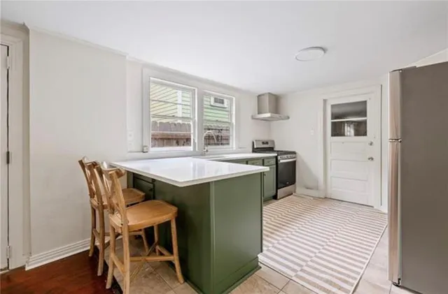 $1,650 | 5624 1/2 Annunciation Street, New Orleans, LA 70115