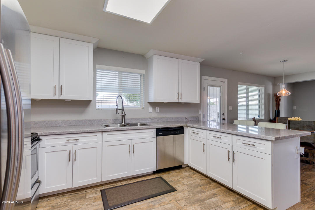 3943 West Griswold Road Phoenix, AZ 85051 - Photo 7 of 29 15-Griswold