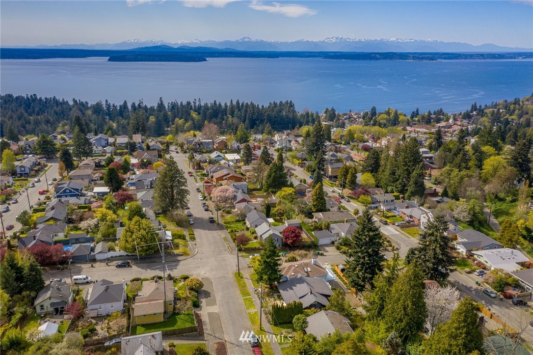 3952 Southwest Ida Street Seattle, WA 98136 - Photo 5 of 28 Gallery Image 5