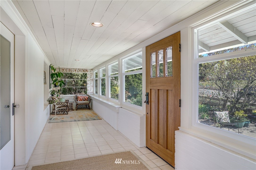 3952 Southwest Ida Street Seattle, WA 98136 - Photo 6 of 28 Gallery Image 6