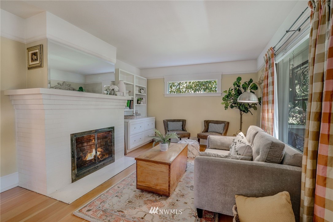 3952 Southwest Ida Street Seattle, WA 98136 - Photo 7 of 28 Gallery Image 7