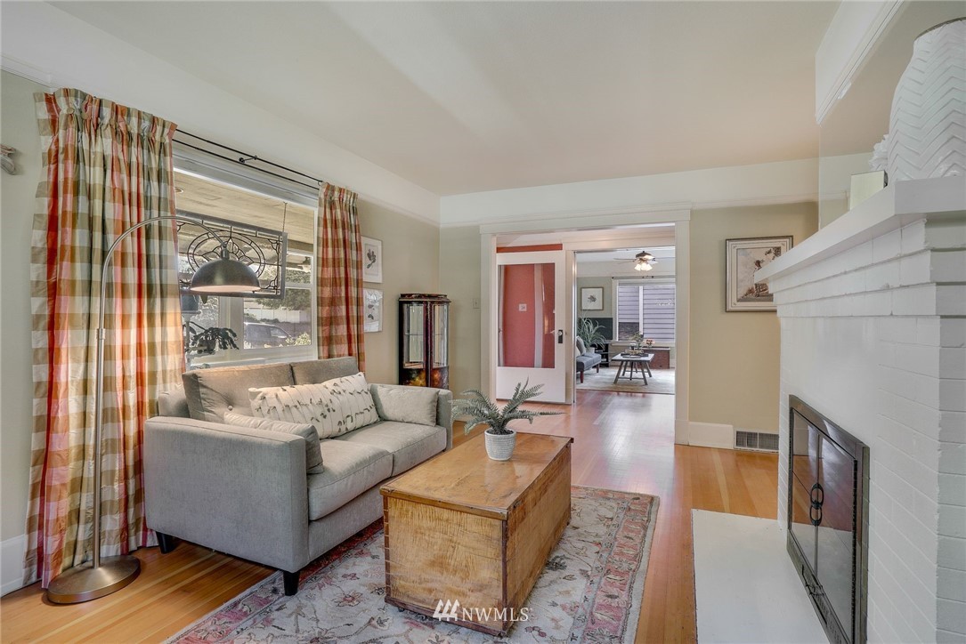 3952 Southwest Ida Street Seattle, WA 98136 - Photo 8 of 28 Gallery Image 8