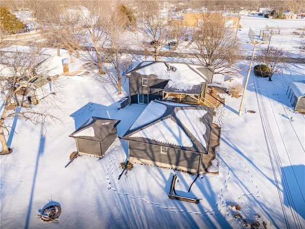 $244,000 | 716 Shea Street, Burlington, KS 66839