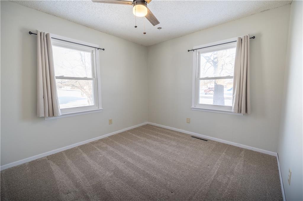 716 Shea Street Burlington, KS 66839 - Photo 17 of 28
