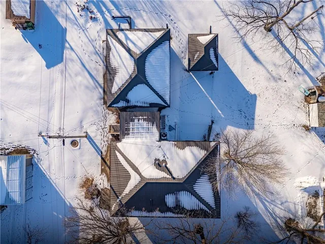 $249,000 | 716 Shea Street, Burlington, KS 66839