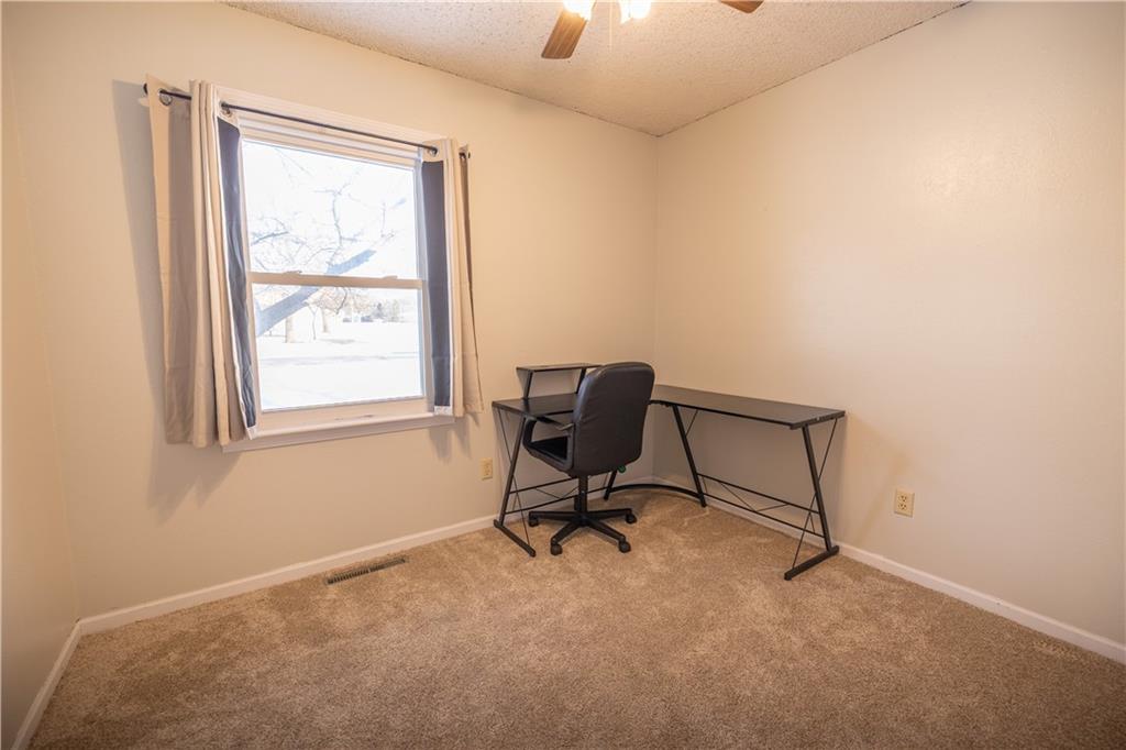 716 Shea Street Burlington, KS 66839 - Photo 18 of 28