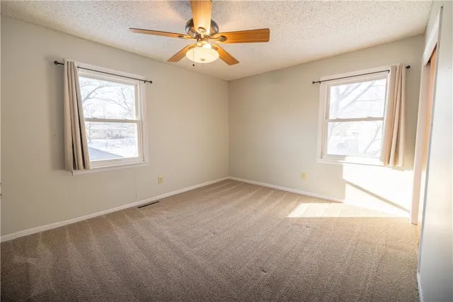 $249,000 | 716 Shea Street, Burlington, KS 66839