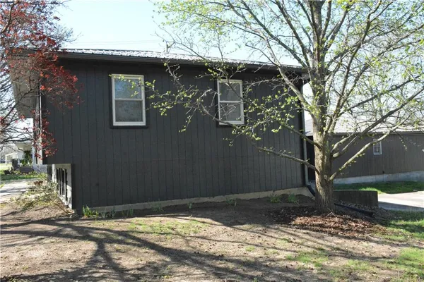 $244,000 | 716 Shea Street, Burlington, KS 66839