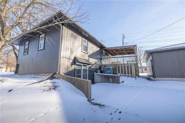 $249,000 | 716 Shea Street, Burlington, KS 66839