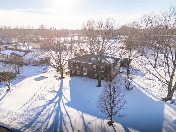 $244,000 | 716 Shea Street, Burlington, KS 66839